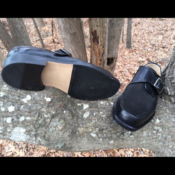 Exclusively De La Rentis  buckled genuine leather - Picture 2 of 8